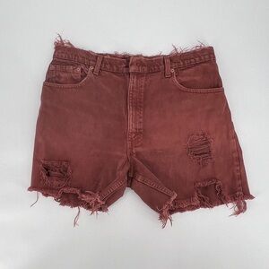 Levi’s Mauve Distressed Cut Off Jean Shorts Size 32 Women’s